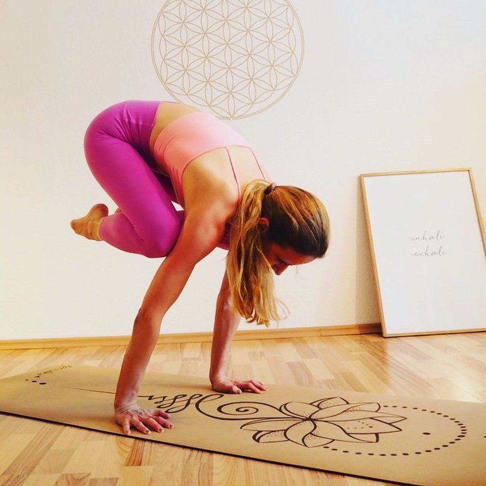 Tapis de yoga en liège premium Lotus par <tc>glanzvoller</tc> largeur confort