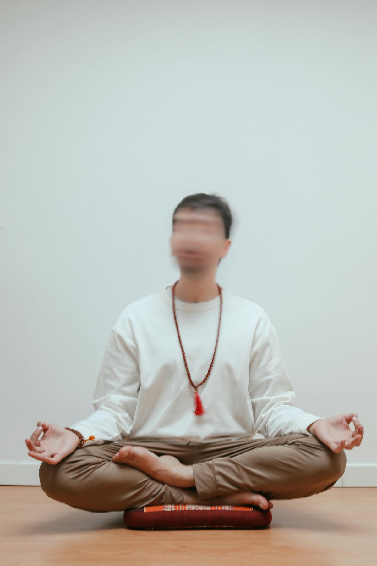 Meditationskissen Höhe berechnen – perfekte Sitzhöhe finden
