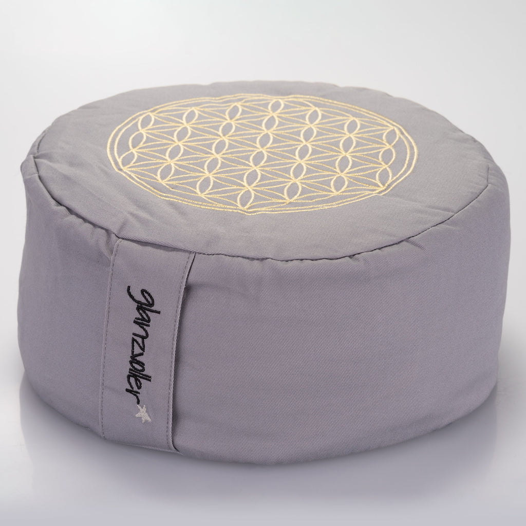 Yogakissen Blume des Lebens – Grau mit Goldstickerei