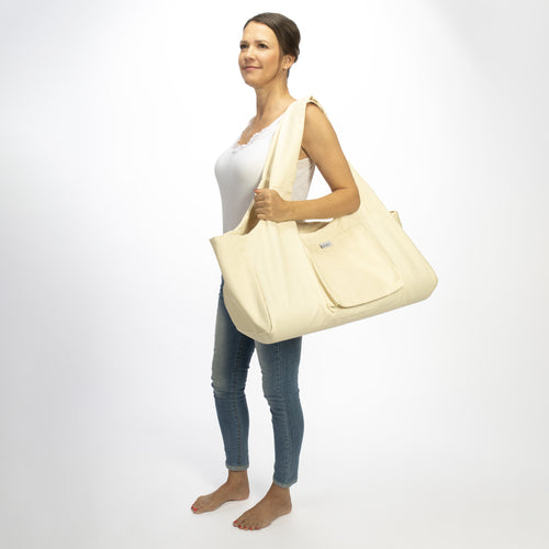 Yogatasche sandbeige mit Frau