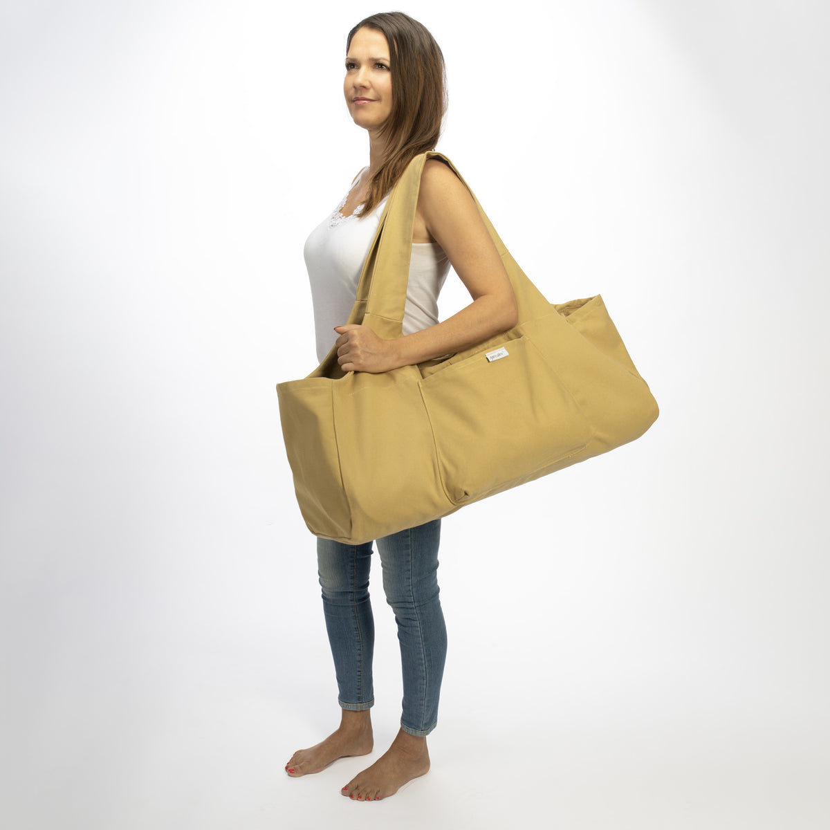 Yogatasche sandbeige mit Frau