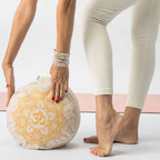 Yogakissen Lotus Golddruck Cremeweiß